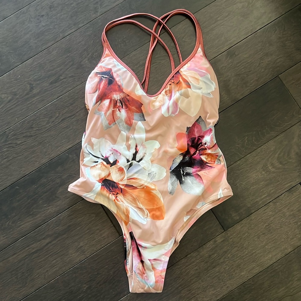EVERYDAY SUNDAY 1 Piece Bathing Suit